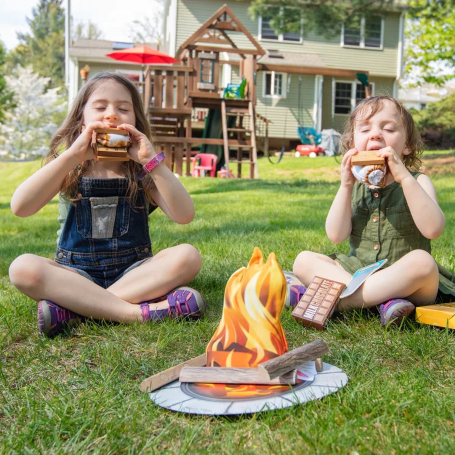 Melissa & Doug Let's Explore Campfire S'mores Play Set