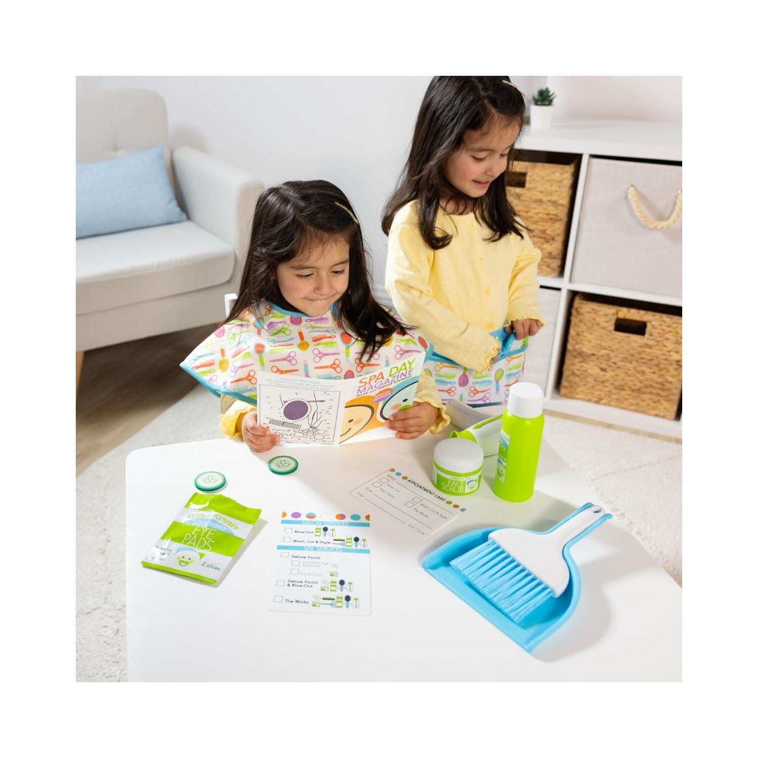 Melissa & Doug LOVE YOUR LOOK!  Salon & Spa Play Set