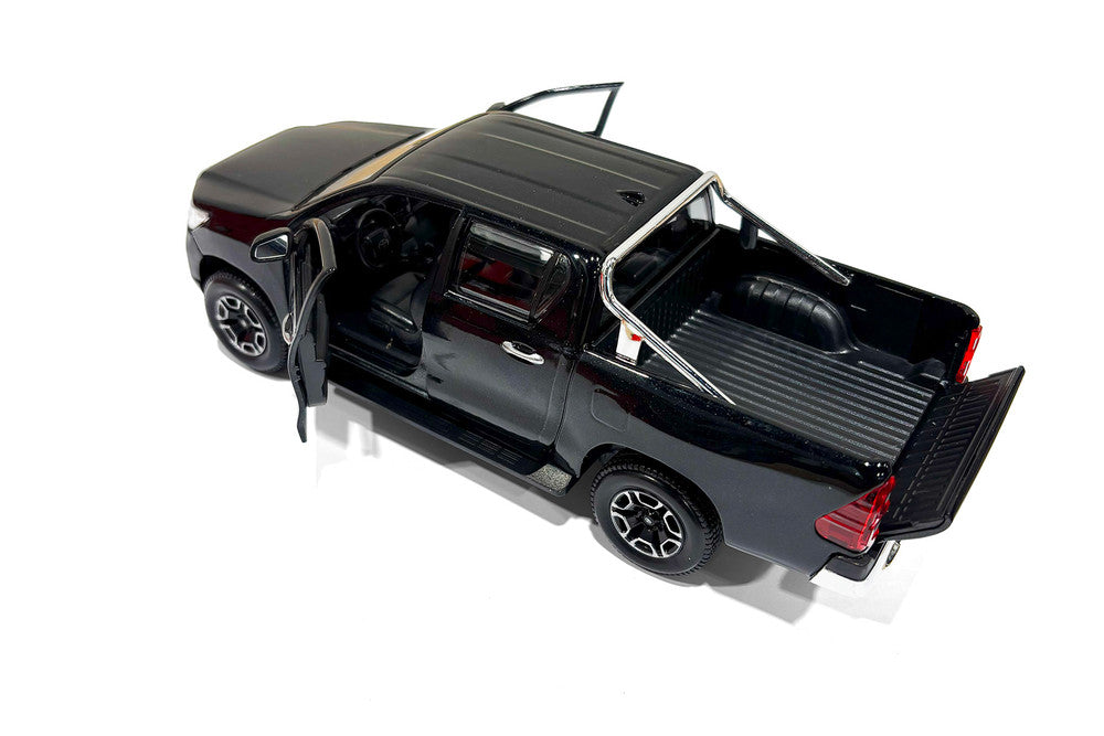 Maisto Scale 1:27 Toyota Hilux Double Cab - Black