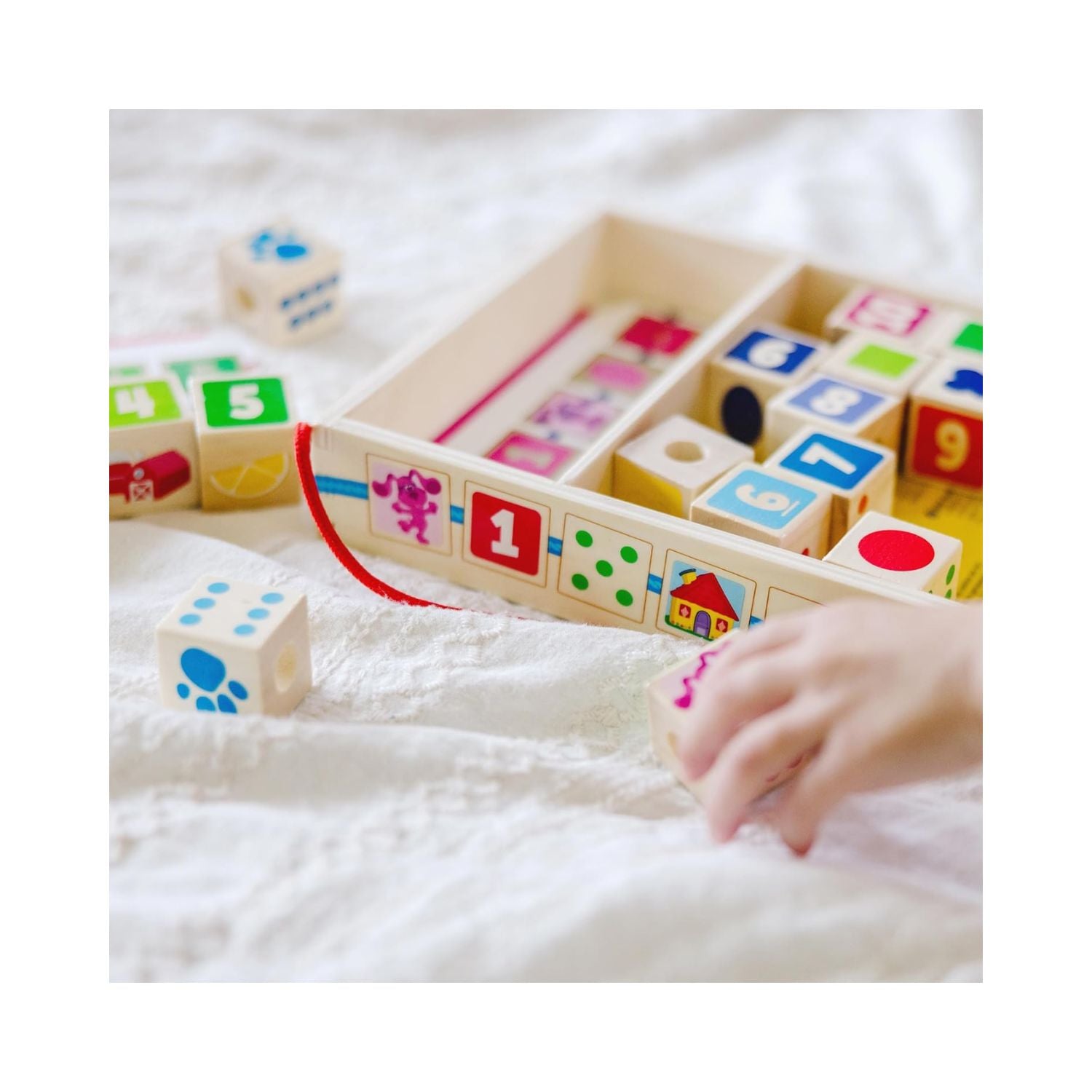 Melissa & Doug Blues Clues Wooden Lacing Beads