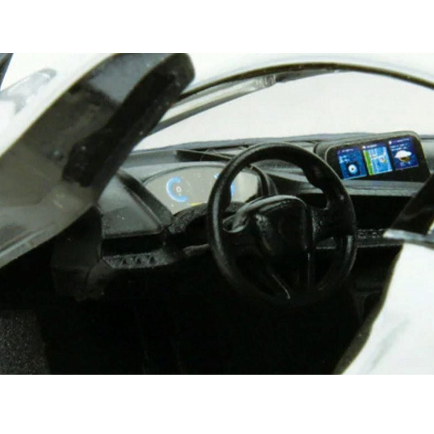 Motormax 2018 BMW i8 Coupe Scale 1:24 - White