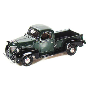 Motormax 1941 Plymouth Pickup Scale 1:24 - Green