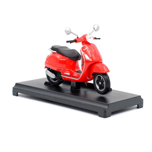 Welly Vespa GTS 125cc Red 2017 1:18
